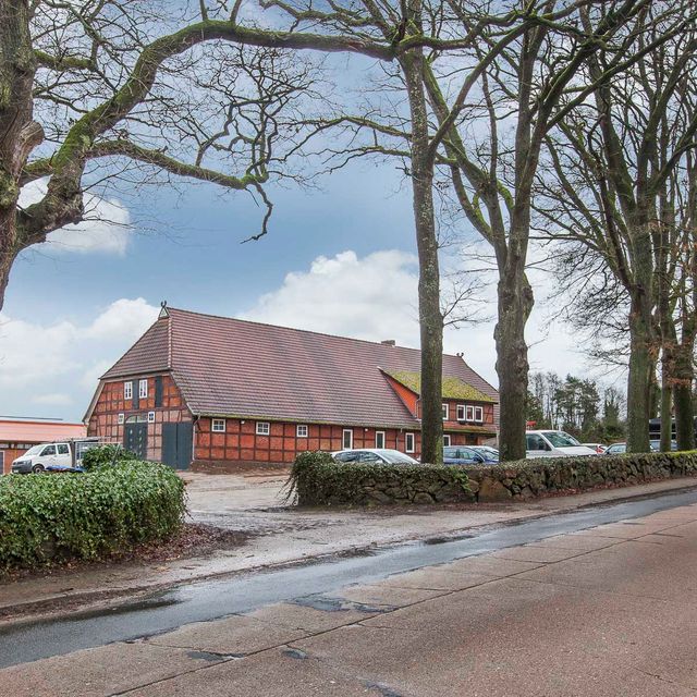 Impressions of the Nindorf Equine Hospital